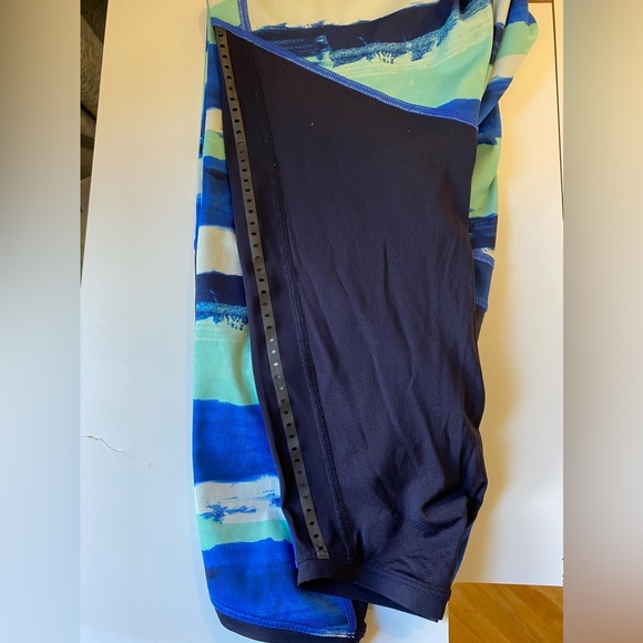 Lululemon Pace Pusher Capri Leggings
Luxtreme Brush Strokes Harbour Blue Menthol - Picture 12 of 12